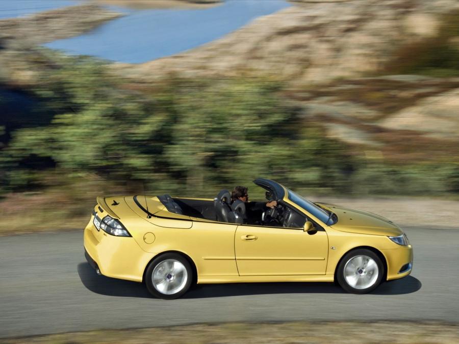  Saab 9-3 Convertible Yellow Edition 2008 года  (фото 11 из 12)